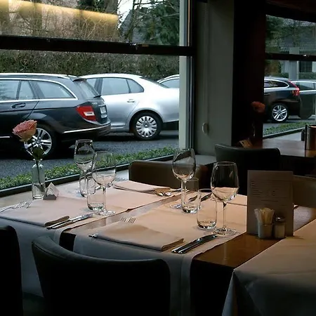 Den En Heuvel 3*